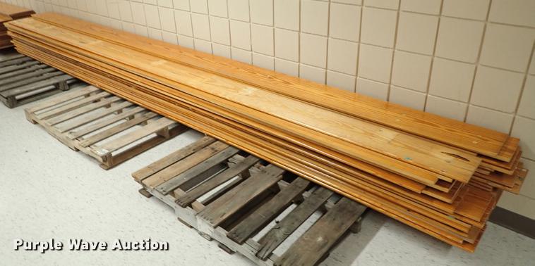 image for item FN9995 Approximately 35 pine bleacher boards