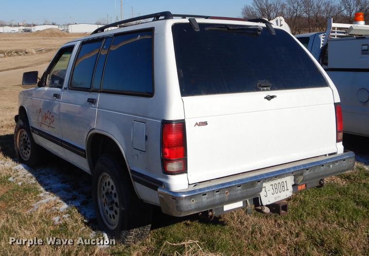 image for item FQ9733 1994 Chevrolet S10 Blazer SUV