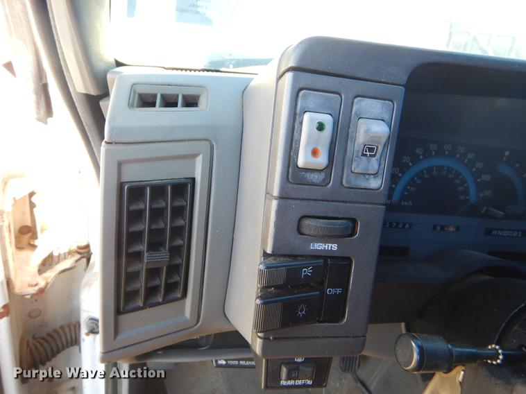 image for item FQ9733 1994 Chevrolet S10 Blazer SUV