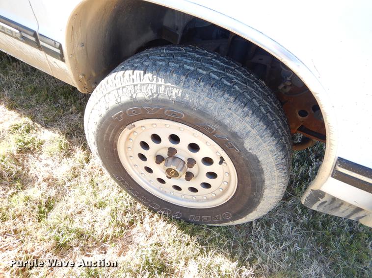 image for item FQ9733 1994 Chevrolet S10 Blazer SUV