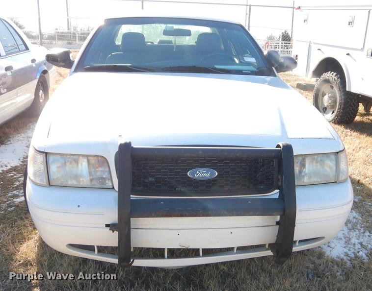 image for item FQ9736 2005 Ford Crown Victoria Police Interceptor