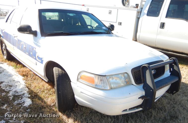 image for item FQ9736 2005 Ford Crown Victoria Police Interceptor