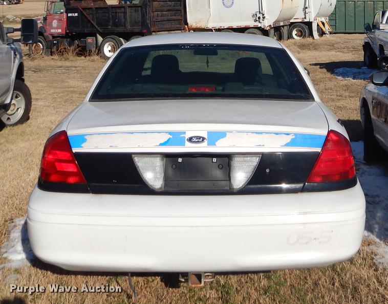 image for item FQ9736 2005 Ford Crown Victoria Police Interceptor