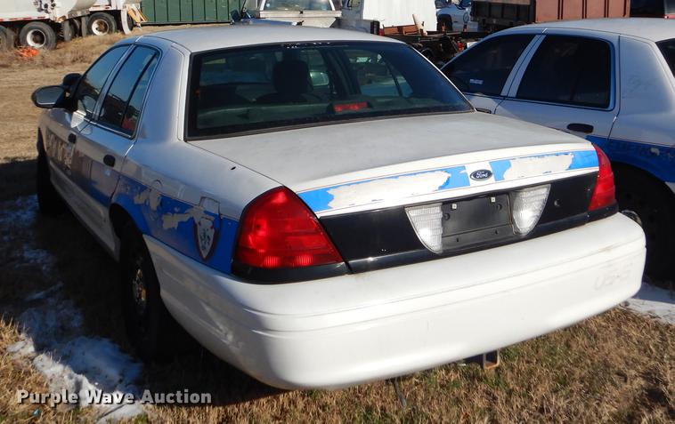 image for item FQ9736 2005 Ford Crown Victoria Police Interceptor
