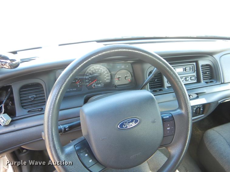image for item FQ9736 2005 Ford Crown Victoria Police Interceptor