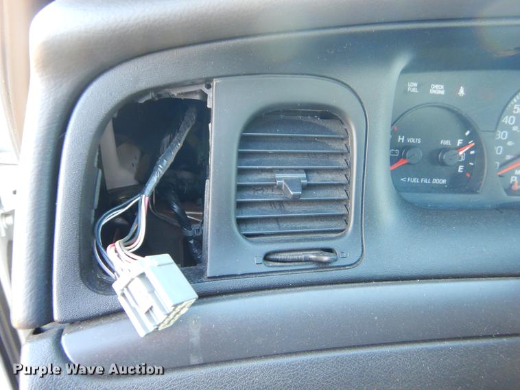 image for item FQ9736 2005 Ford Crown Victoria Police Interceptor