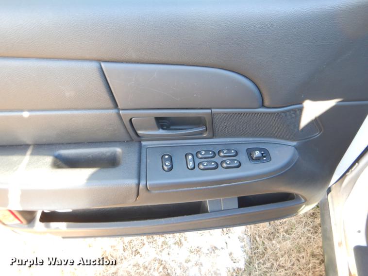 image for item FQ9736 2005 Ford Crown Victoria Police Interceptor