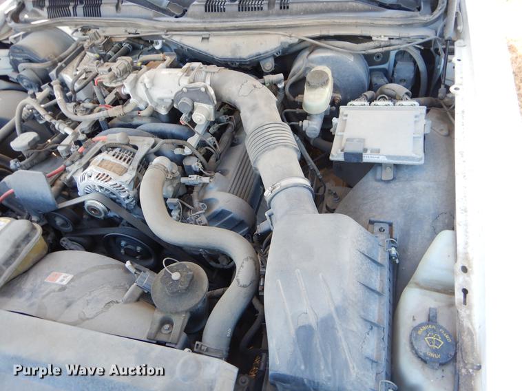 image for item FQ9736 2005 Ford Crown Victoria Police Interceptor