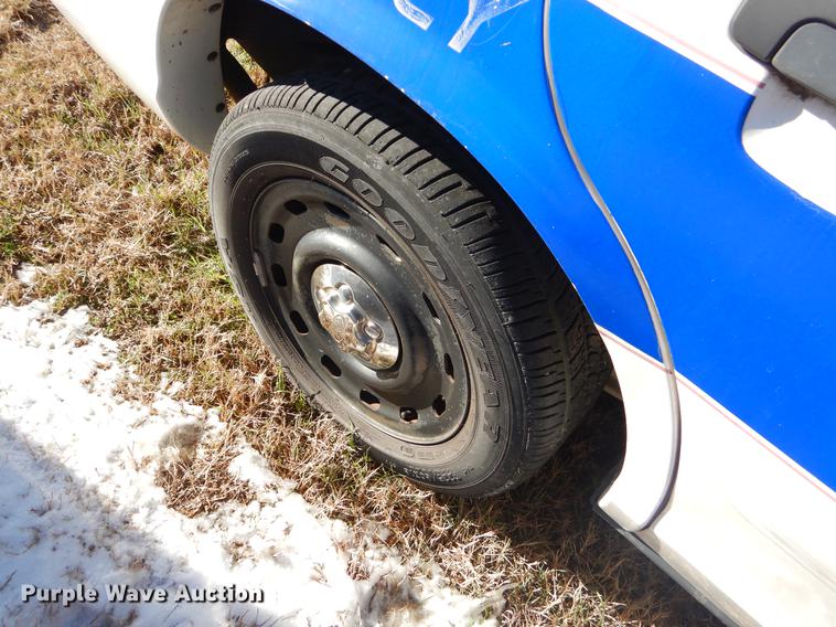 image for item FQ9736 2005 Ford Crown Victoria Police Interceptor