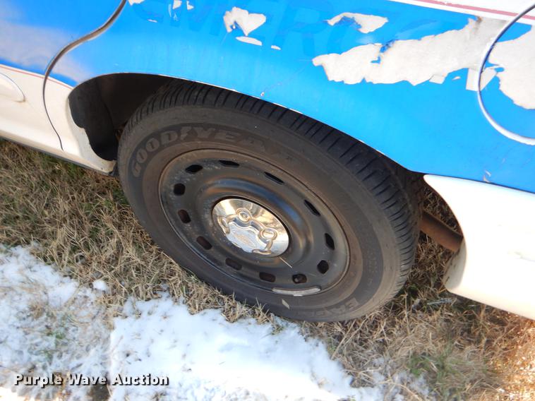 image for item FQ9736 2005 Ford Crown Victoria Police Interceptor