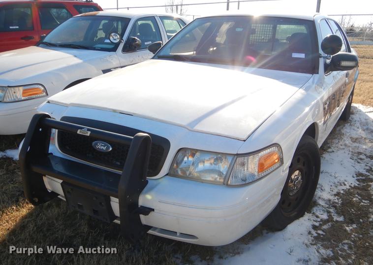 image for item FQ9737 2009 Ford Crown Victoria Police Interceptor