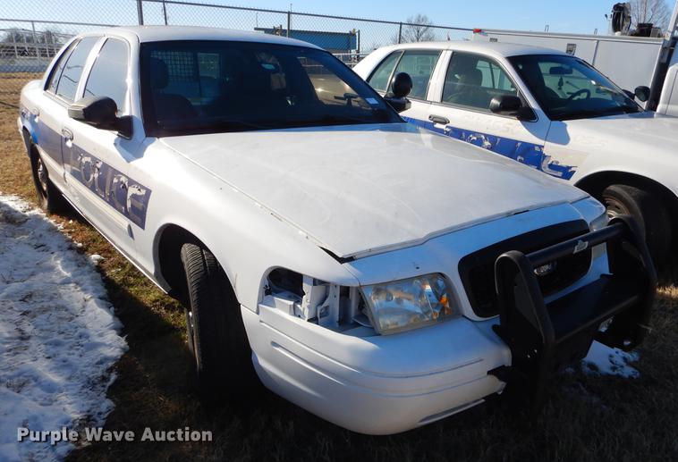 image for item FQ9737 2009 Ford Crown Victoria Police Interceptor