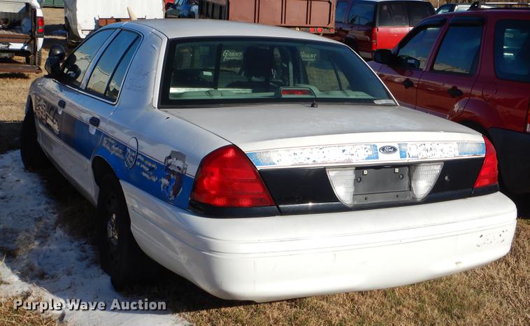 image for item FQ9738 2003 Ford Crown Victoria Police Interceptor