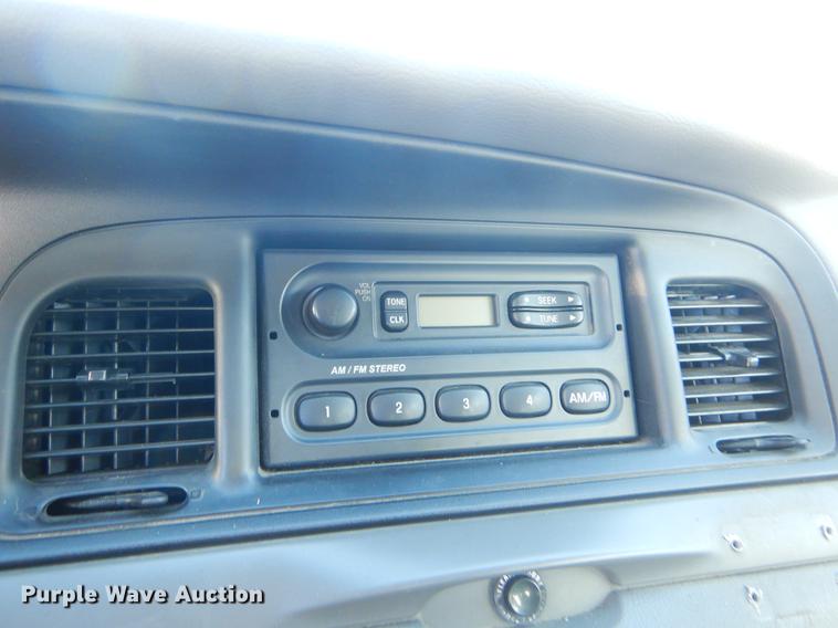 image for item FQ9738 2003 Ford Crown Victoria Police Interceptor