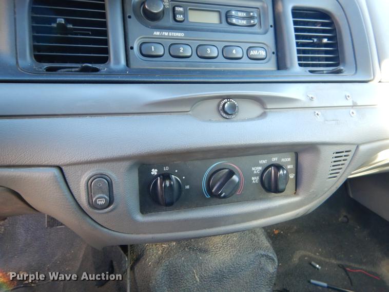 image for item FQ9738 2003 Ford Crown Victoria Police Interceptor