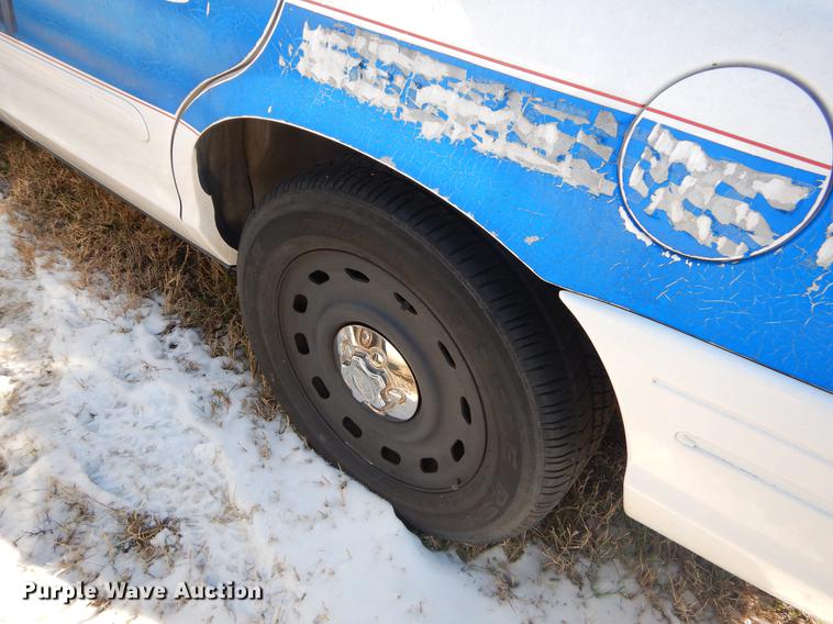 image for item FQ9738 2003 Ford Crown Victoria Police Interceptor