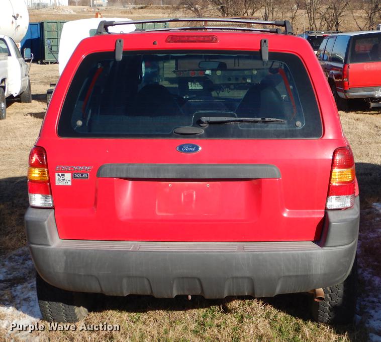 image for item FQ9739 2001 Ford Escape XLS SUV