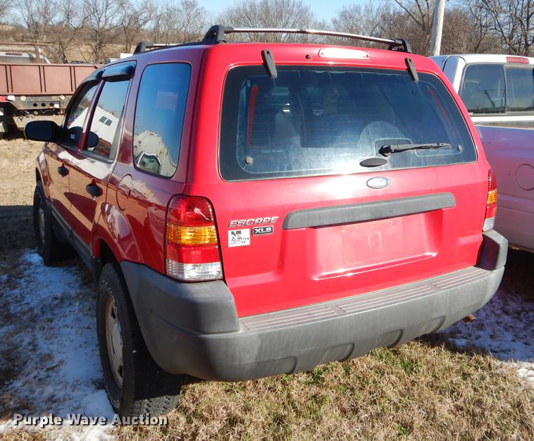 image for item FQ9739 2001 Ford Escape XLS SUV
