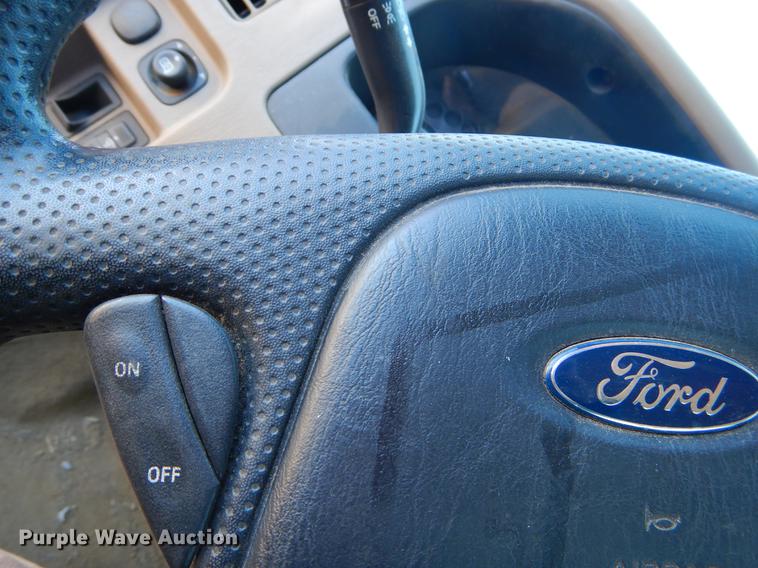 image for item FQ9739 2001 Ford Escape XLS SUV