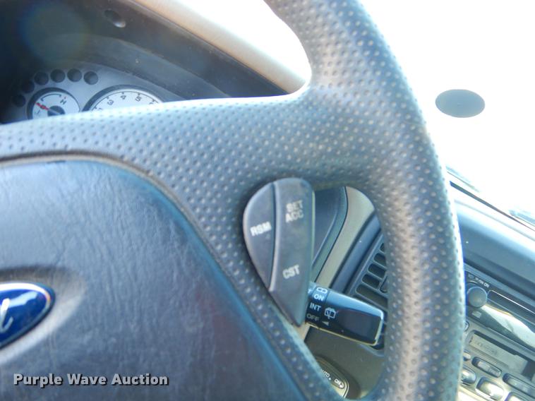 image for item FQ9739 2001 Ford Escape XLS SUV