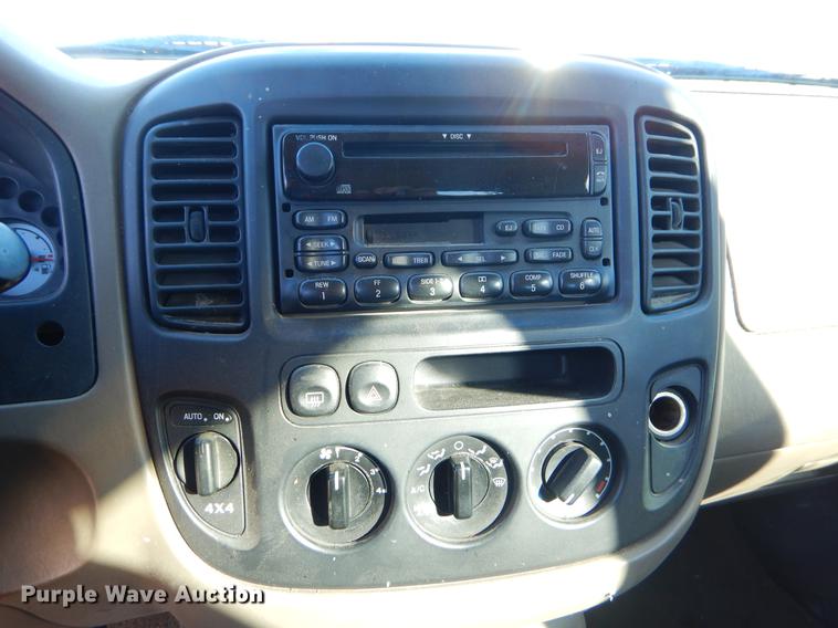 image for item FQ9739 2001 Ford Escape XLS SUV