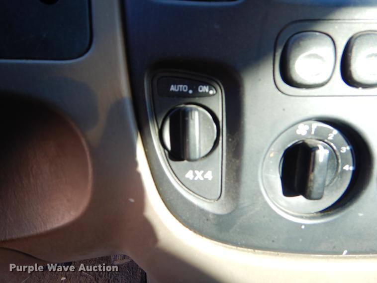 image for item FQ9739 2001 Ford Escape XLS SUV