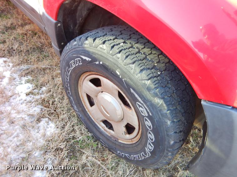 image for item FQ9739 2001 Ford Escape XLS SUV