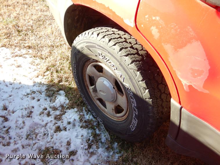 image for item FQ9739 2001 Ford Escape XLS SUV