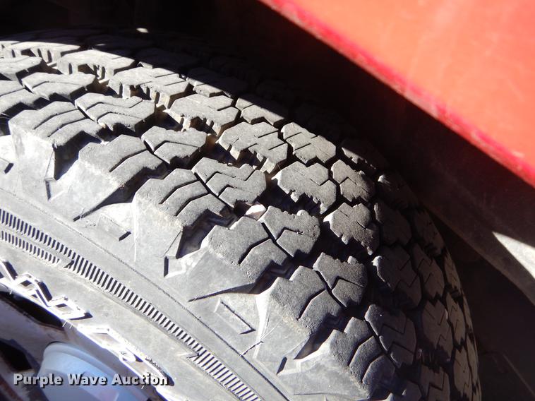 image for item FQ9739 2001 Ford Escape XLS SUV