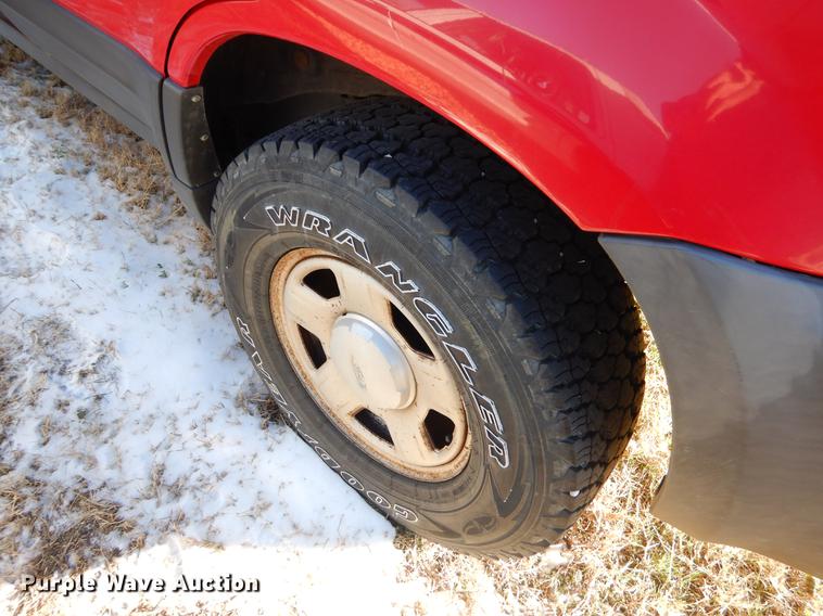 image for item FQ9739 2001 Ford Escape XLS SUV