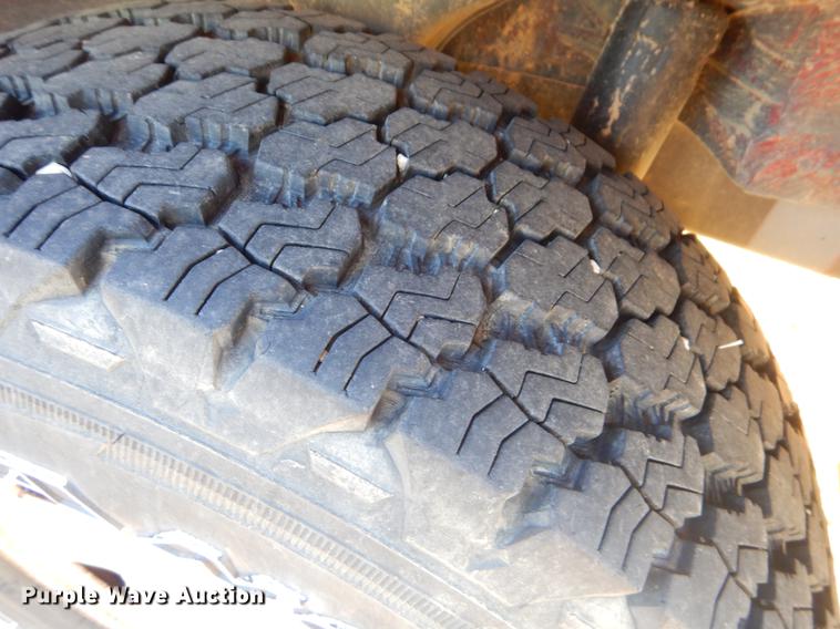 image for item FQ9739 2001 Ford Escape XLS SUV