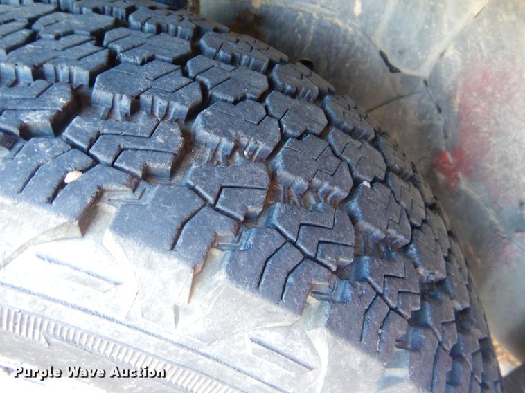 image for item FQ9739 2001 Ford Escape XLS SUV