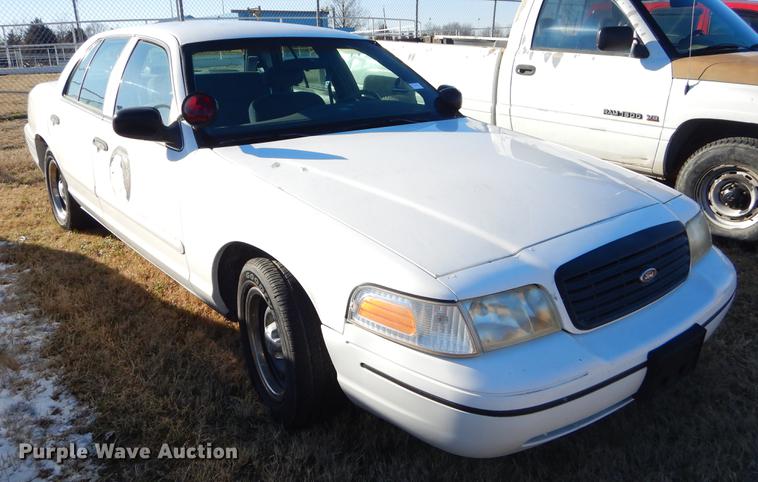 image for item FQ9741 1999 Ford Crown Victoria Police Interceptor