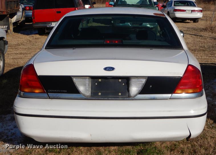 image for item FQ9741 1999 Ford Crown Victoria Police Interceptor