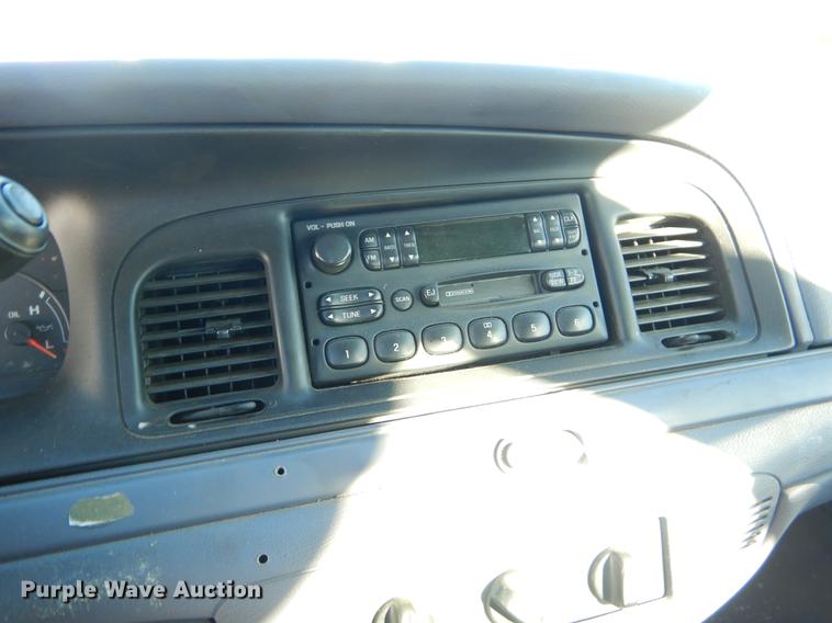 image for item FQ9741 1999 Ford Crown Victoria Police Interceptor