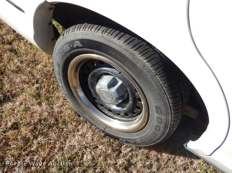 image for item FQ9741 1999 Ford Crown Victoria Police Interceptor