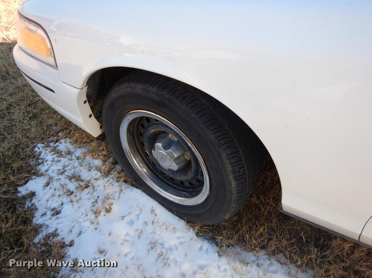 image for item FQ9741 1999 Ford Crown Victoria Police Interceptor