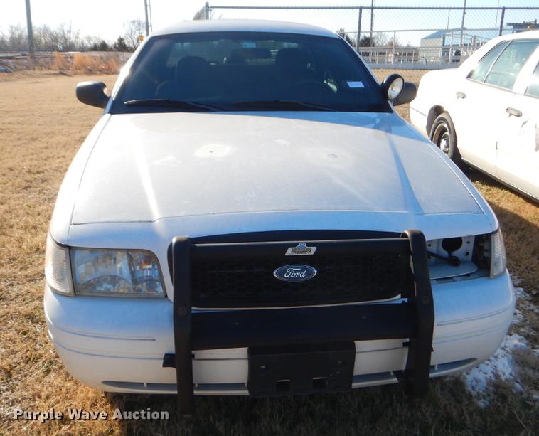image for item FQ9742 2007 Ford Crown Victoria Police Interceptor