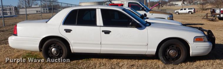 image for item FQ9742 2007 Ford Crown Victoria Police Interceptor