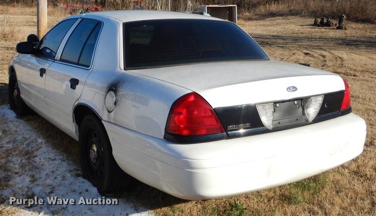 image for item FQ9742 2007 Ford Crown Victoria Police Interceptor