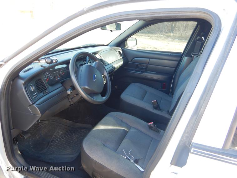 image for item FQ9742 2007 Ford Crown Victoria Police Interceptor