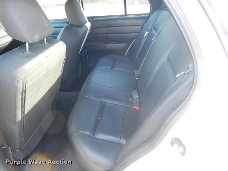 image for item FQ9742 2007 Ford Crown Victoria Police Interceptor