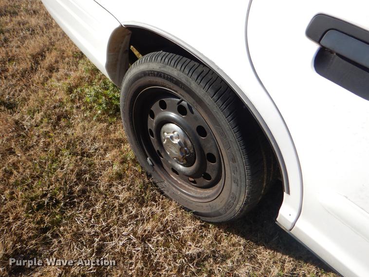 image for item FQ9742 2007 Ford Crown Victoria Police Interceptor