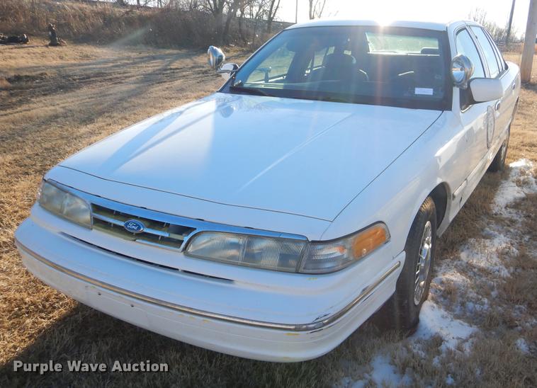 image for item FQ9744 1996 Ford Crown Victoria Police Interceptor