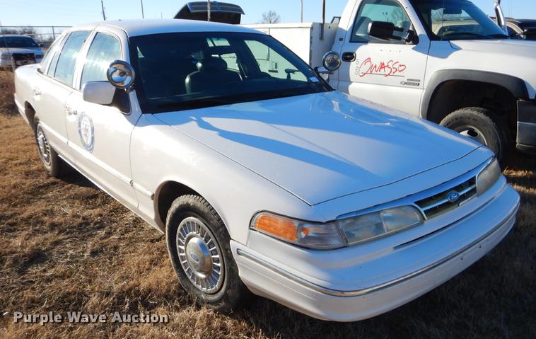 image for item FQ9744 1996 Ford Crown Victoria Police Interceptor