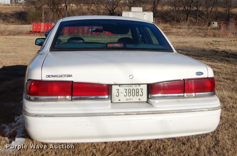 image for item FQ9744 1996 Ford Crown Victoria Police Interceptor