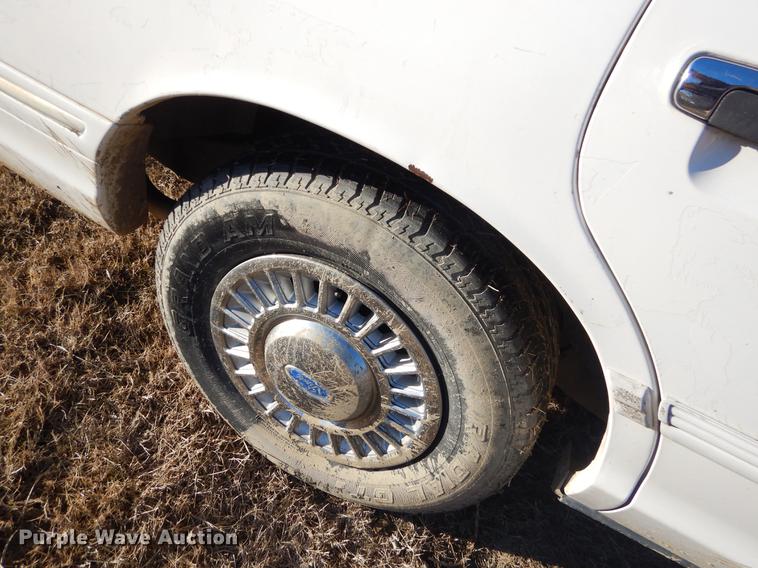 image for item FQ9744 1996 Ford Crown Victoria Police Interceptor