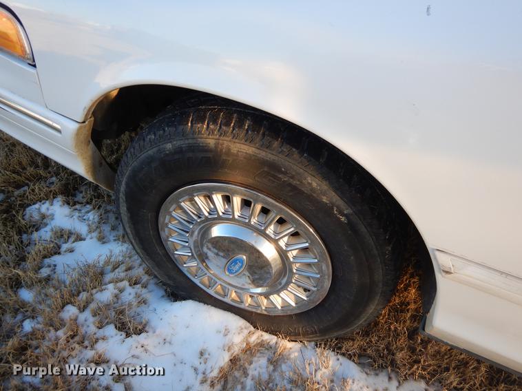 image for item FQ9744 1996 Ford Crown Victoria Police Interceptor