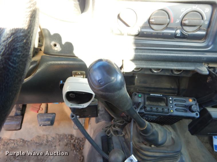 image for item FQ9745 2002 Chevrolet Silverado 3500 utility bed pickup truck