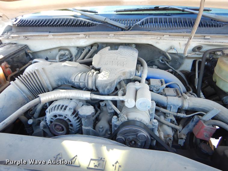 image for item FQ9745 2002 Chevrolet Silverado 3500 utility bed pickup truck